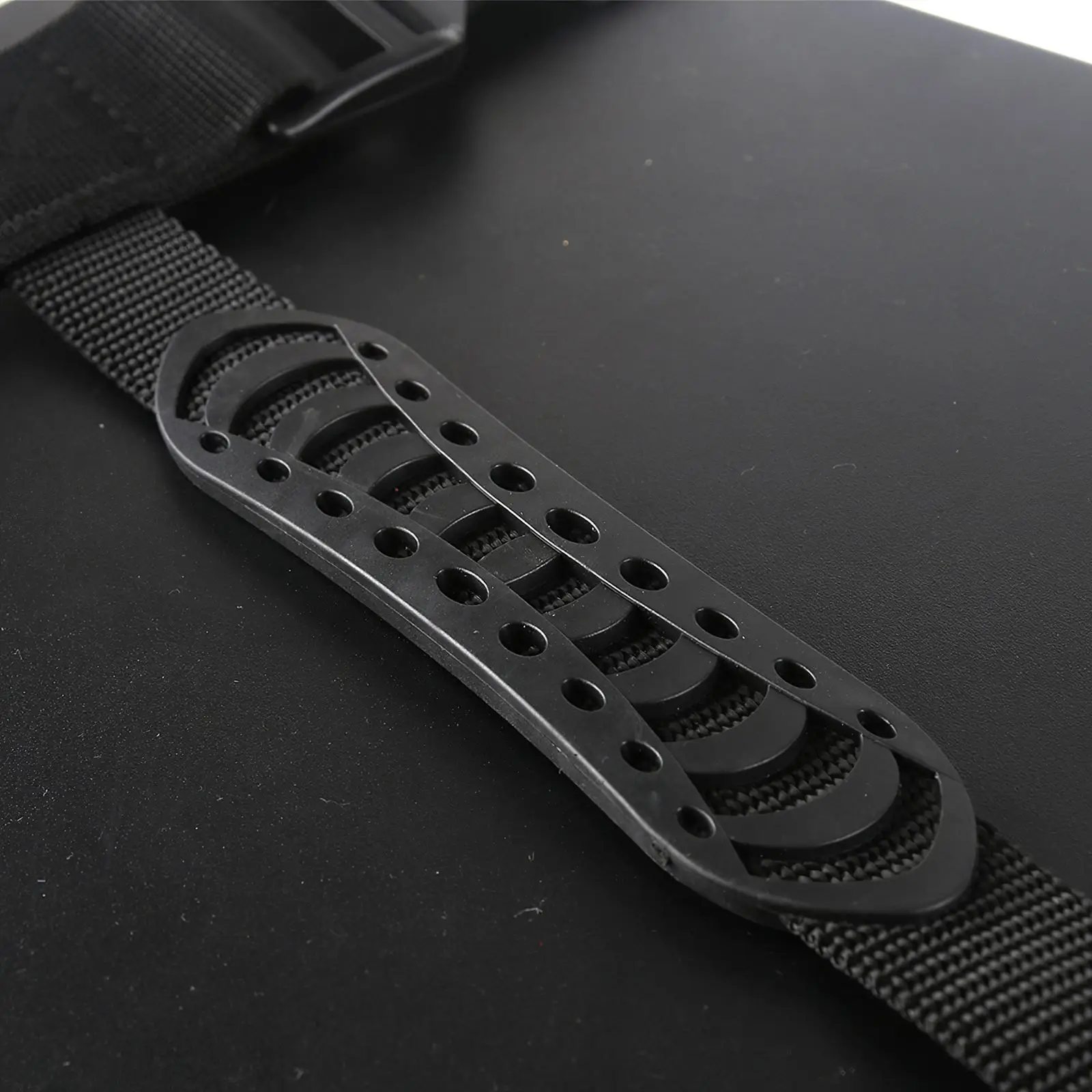 Black Nylon Material Sturdy Tail Motorcycle Rear Luggage Box Strap Container Fixing Belt with Adjustment Buckles for Motorcycle
Black Nylon Material Sturdy Tail Motorcycle Rear Luggage Box Strap Container Fixing Belt with Adjustment Buckles for Motorcycle