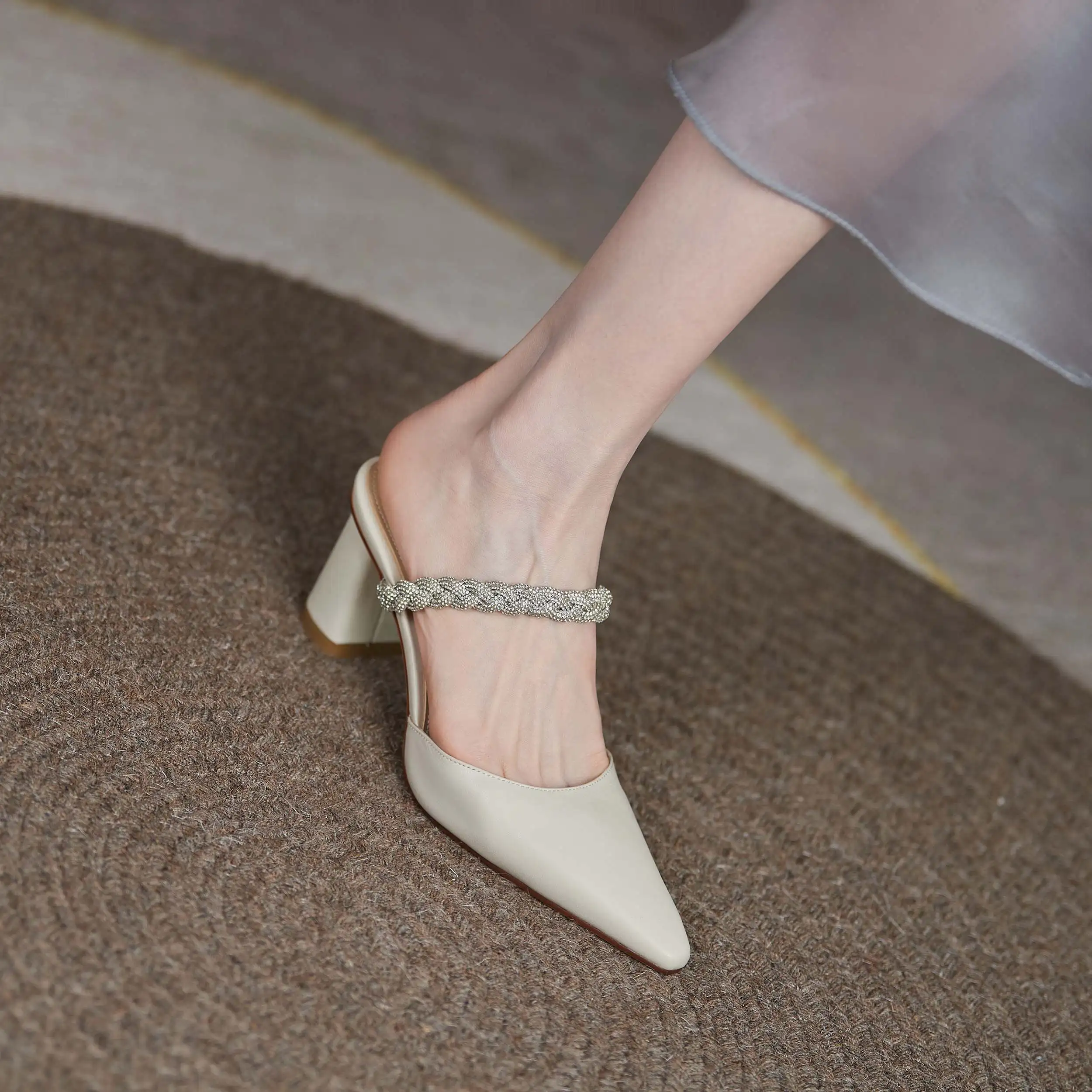 Krazing Pot superstar genuine leather pointed toe high heels casual summer shoes shallow elegant dress slip on women sandals L49
Krazing Pot superstar genuine leather pointed toe high heels casual summer shoes shallow elegant dress slip on women sandals L49