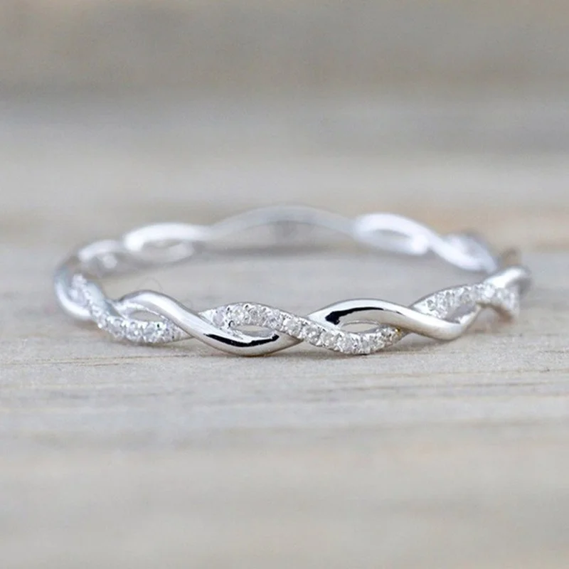 Vintage 925 Silver Twisted Rope Ring 18k Gold Plated Micro-inlaid Zircon Ring Party Gift Jewelry Ring Wholesale
Vintage 925 Silver Twisted Rope Ring 18k Gold Plated Micro-inlaid Zircon Ring Party Gift Jewelry Ring Wholesale