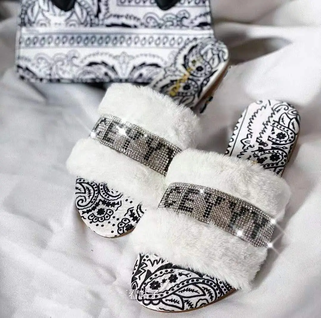 2021 summer European and American new style cashew flower silk satin rhinestone hairy slippers female foreign trade large size l
2021 summer European and American new style cashew flower silk satin rhinestone hairy slippers female foreign trade large size l