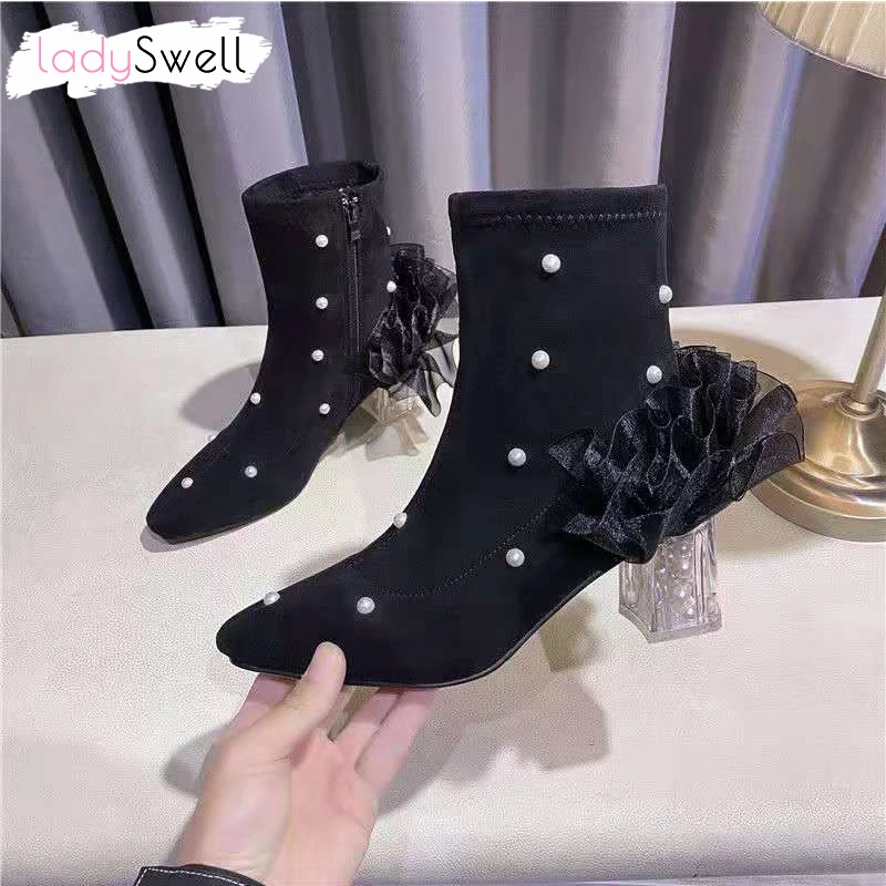 Ботильоны женские Стрейчевые с заостренным носком, на каблуке с кристаллами
Ботильоны женские Стрейчевые с заостренным носком, на каблуке с кристаллами