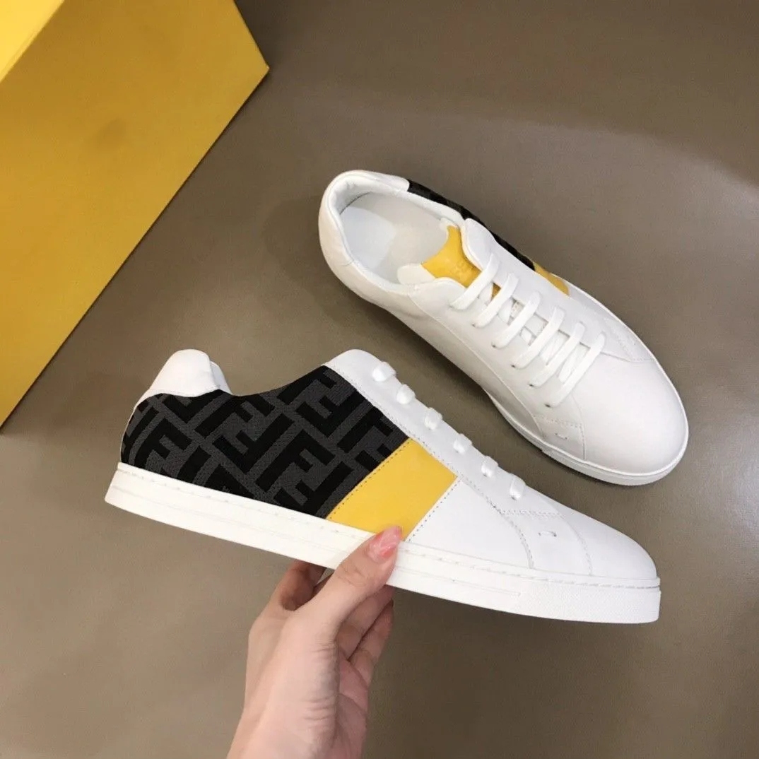 Мужские кроссовки из натуральной кожи, на шнуровке
Мужские кроссовки из натуральной кожи, на шнуровке