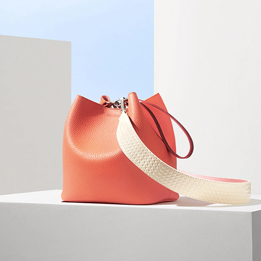 Handbag Fashion Color Matching Shoulder Bags Luxury Ladies Crossbody Bag Casual Designer Bucket Bags For Women Solid Color Rivet
Handbag Fashion Color Matching Shoulder Bags Luxury Ladies Crossbody Bag Casual Designer Bucket Bags For Women Solid Color Rivet