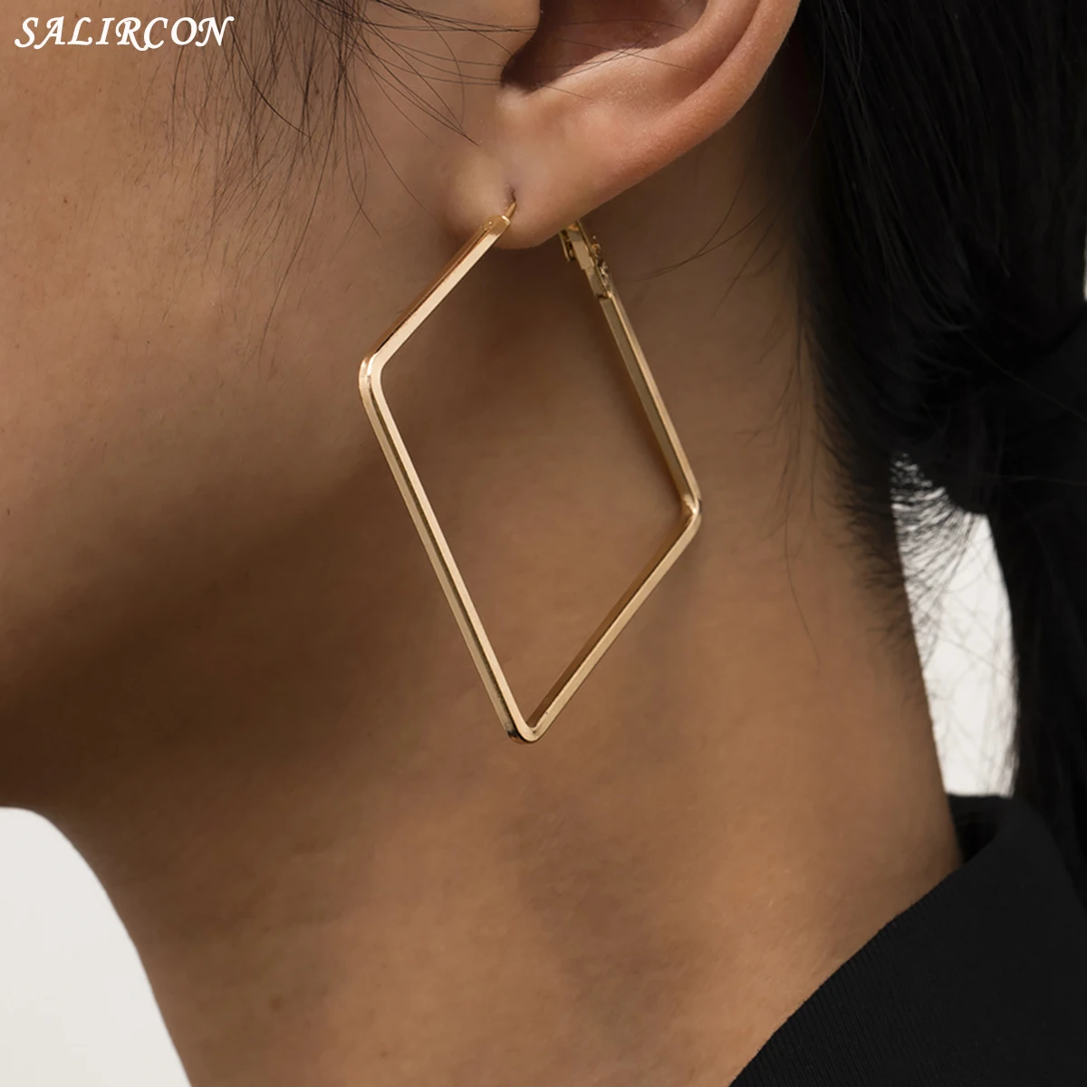 Salircon Kpop Big Square Hoop Earrings for Women Punk Classic Geometric Hanging Earrings Aesthetic Fashion Jewerly 2021 Trend
Salircon Kpop Big Square Hoop Earrings for Women Punk Classic Geometric Hanging Earrings Aesthetic Fashion Jewerly 2021 Trend