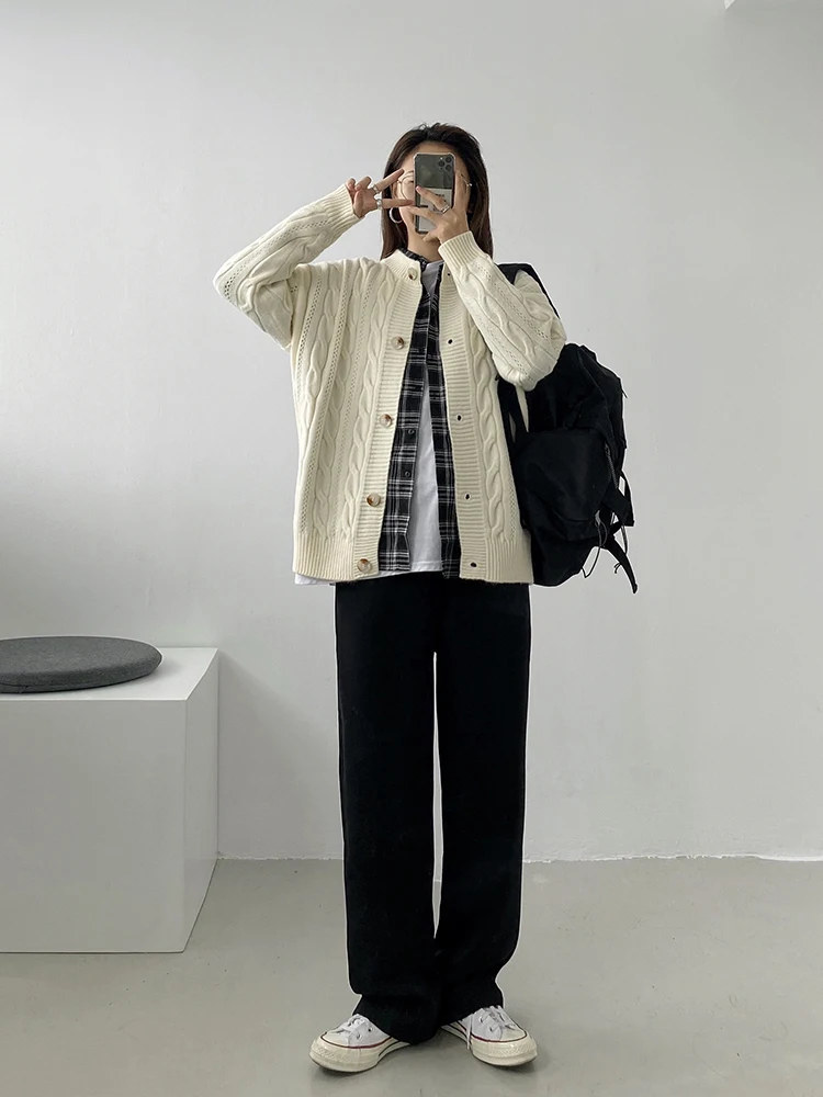 Micro fat size new autumn and winter loose wear knitted sweater women thick lazy wind cardigan coat
Micro fat size new autumn and winter loose wear knitted sweater women thick lazy wind cardigan coat