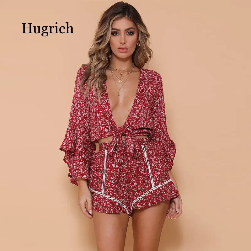 European and American Sexy V-Neck Flared Sleeve Lace Up Polka Dot Shirt + Elastic High Waist Casual Lace Shorts Suit
European and American Sexy V-Neck Flared Sleeve Lace Up Polka Dot Shirt + Elastic High Waist Casual Lace Shorts Suit
