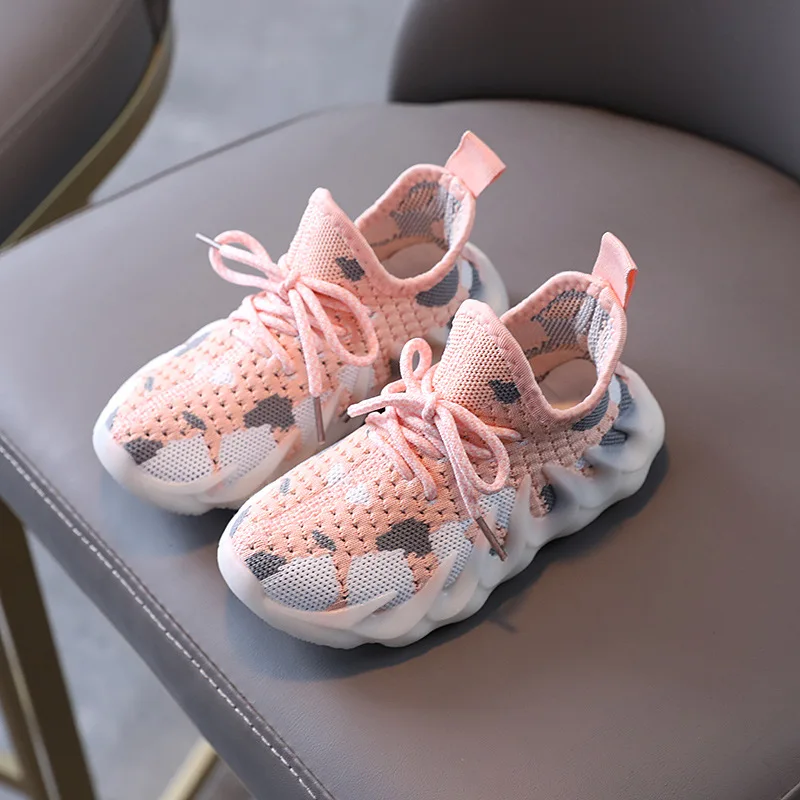 Детские кроссовки с мягкой подошвой, дышащие, в стиле пэчворк, повседневная спортивная обувь для начинающих ходить мальчиков и девочек, вес...
Детские кроссовки с мягкой подошвой, дышащие, в стиле пэчворк, повседневная спортивная обувь для начинающих ходить мальчиков и девочек, вес...