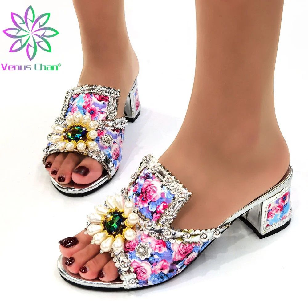 Concise Style Nigerian Women Popular Sandals for Royal Party Confortable Heels in Silver Color African Ladies Shoes for Office
Concise Style Nigerian Women Popular Sandals for Royal Party Confortable Heels in Silver Color African Ladies Shoes for Office