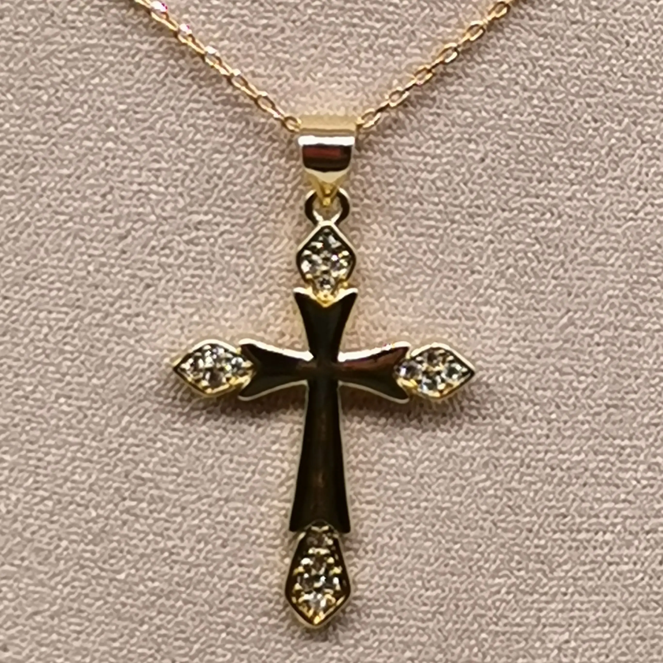 Шикарное Элегантное ожерелье в виде креста фотосессия идеальный подарок
Шикарное Элегантное ожерелье в виде креста фотосессия идеальный подарок