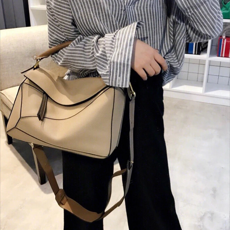 High Quality Real Cowhide Women Bags 2021 New Geometric Rhombus Crossbody Portable Bag Luxury Brand Fashion Handbags Purses Sac
High Quality Real Cowhide Women Bags 2021 New Geometric Rhombus Crossbody Portable Bag Luxury Brand Fashion Handbags Purses Sac