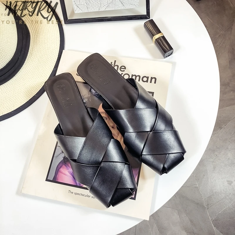 IN 2020 Ladies's Summer Square Head Mules Female's Leather Flat Bottom Leisure Beach Sandals Women's Fashion Chain 
IN 2020 Ladies's Summer Square Head Mules Female's Leather Flat Bottom Leisure Beach Sandals Women's Fashion Chain