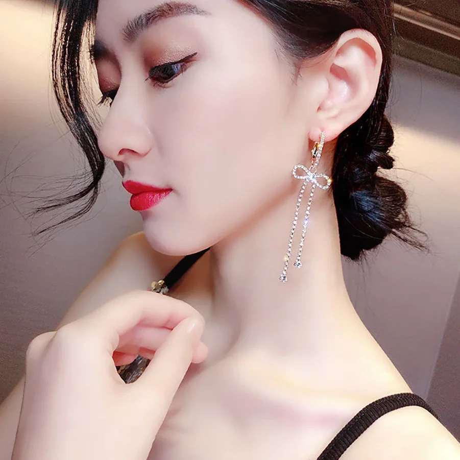 2020 Fashion Jewelry New Trend Korean Long Tassel Crystal Bow Earrings Brincos Boucle d'oreille Charm Earrings For Women GIft
2020 Fashion Jewelry New Trend Korean Long Tassel Crystal Bow Earrings Brincos Boucle d'oreille Charm Earrings For Women GIft