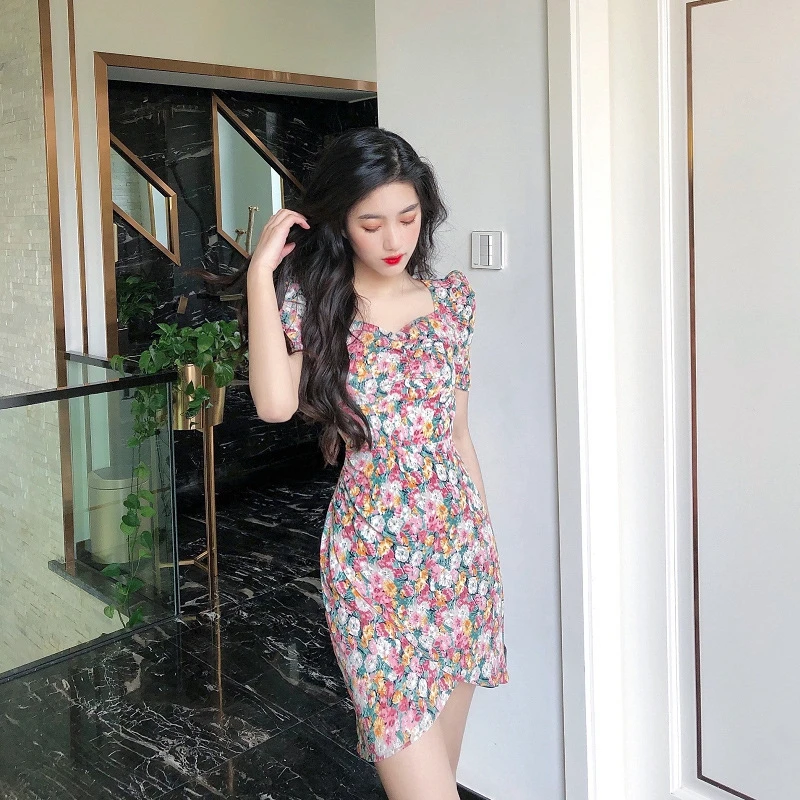 YOSIBCD Women 2021 Chic Fashion Floral Print Pleated Midi Dress Vintage V Short Sleeve Female Dresses Vestidos Mujer
YOSIBCD Women 2021 Chic Fashion Floral Print Pleated Midi Dress Vintage V Short Sleeve Female Dresses Vestidos Mujer