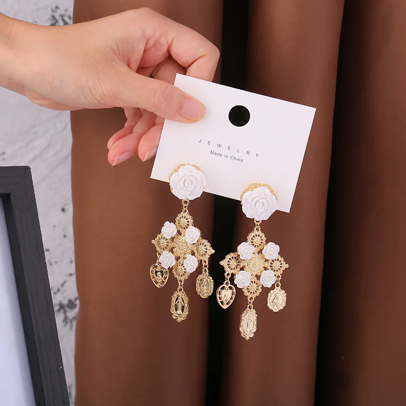 2020 New Vintage White Flowers Cross Drop Earrings for Women Baroque Bohemian Large Long Clip On Earrings No Piercing Jewelry
2020 New Vintage White Flowers Cross Drop Earrings for Women Baroque Bohemian Large Long Clip On Earrings No Piercing Jewelry