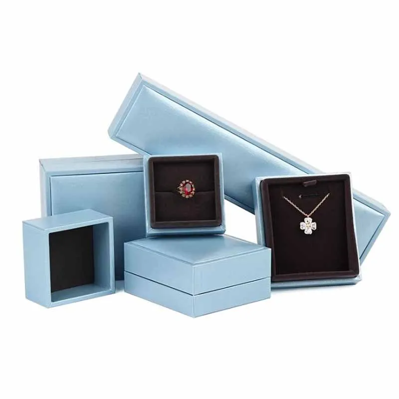 1pcs Gift Packaging Box Earring Engagement Right Angle Bracelet-pendant-earrings Boxes High-grade gold Leather Paper Jewelry Box
1pcs Gift Packaging Box Earring Engagement Right Angle Bracelet-pendant-earrings Boxes High-grade gold Leather Paper Jewelry Box