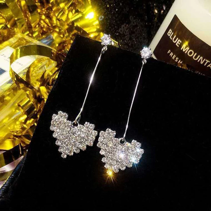 Fashion Jewelry Earrings Female Luxury Long Tassels Pendant Eardrop Cubic Zircon Heart-Shaped Ear Studs Earrings For Women Gift
Fashion Jewelry Earrings Female Luxury Long Tassels Pendant Eardrop Cubic Zircon Heart-Shaped Ear Studs Earrings For Women Gift