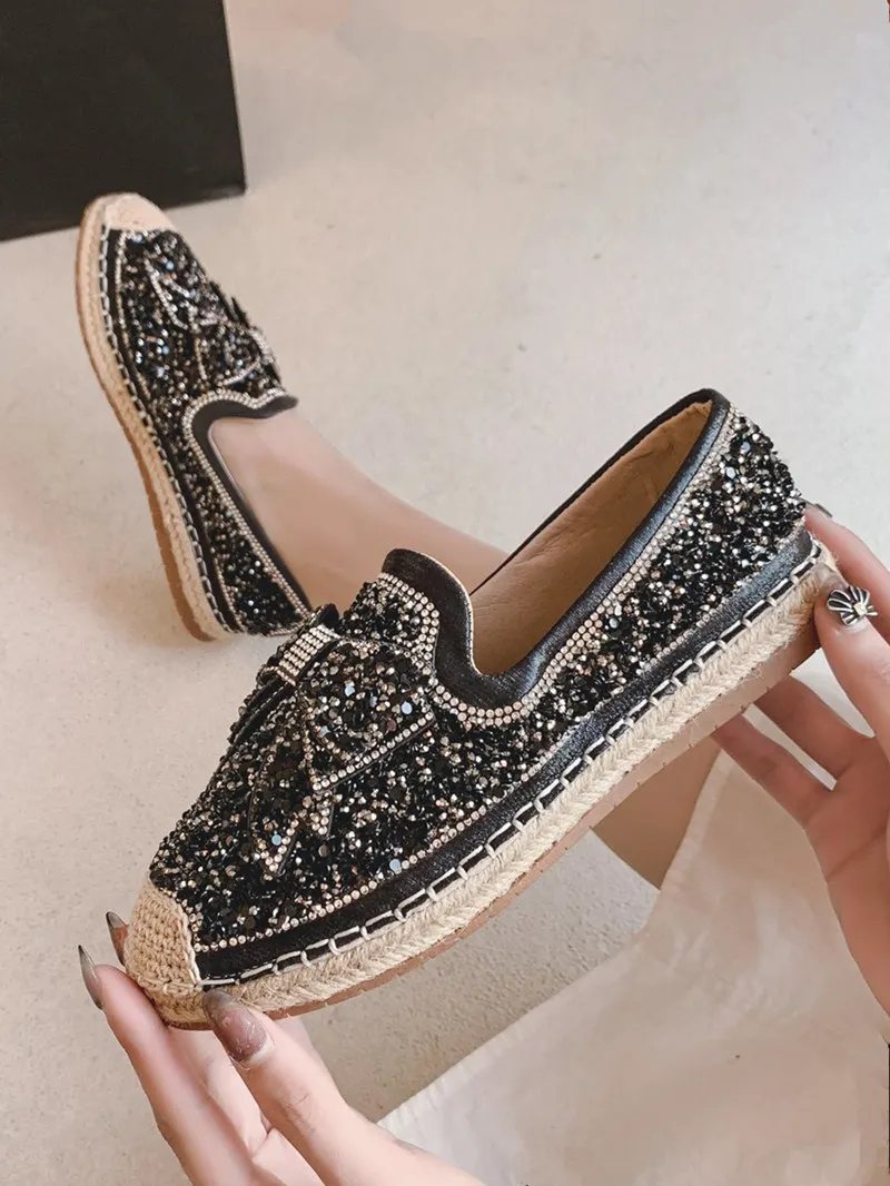 Crystal Shoes Woman Flats Bow-Knot Round Toe Casual Female Sneakers Loafers With Fur Slip-on Modis Rhinestone Dress Comfortable
Crystal Shoes Woman Flats Bow-Knot Round Toe Casual Female Sneakers Loafers With Fur Slip-on Modis Rhinestone Dress Comfortable