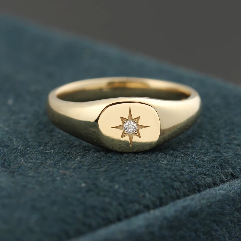 Polaris diamond seal ring 18K yellow gold color gold platinum niche original design light luxury women's diamond ring
Polaris diamond seal ring 18K yellow gold color gold platinum niche original design light luxury women's diamond ring