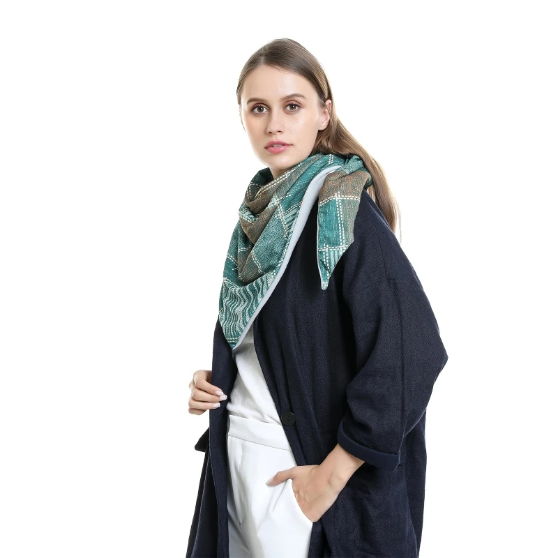 Plaid Triangle Scarf With Clip Outdoors Windproof Thermal Poncho Shawl Wrap Soft Skin-friendly Neck Warmer Snood Blanket
Plaid Triangle Scarf With Clip Outdoors Windproof Thermal Poncho Shawl Wrap Soft Skin-friendly Neck Warmer Snood Blanket