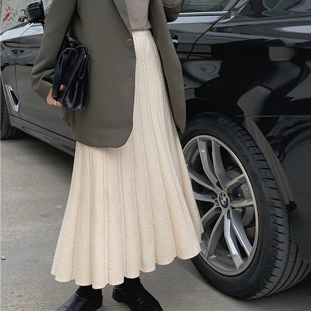 Vintage Thicken Warm Women Knitted A-line Knitted Skirts Autumn Winter Loose Casual Striped Female Sweater Mid Skirts L424B
Vintage Thicken Warm Women Knitted A-line Knitted Skirts Autumn Winter Loose Casual Striped Female Sweater Mid Skirts L424B