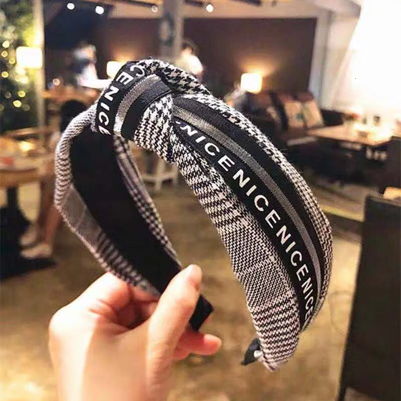 2020 Korean fashion letter Headwear For Women girls Hairband bow Patchwork Hair Ornament Headband Hair Hoop new Hair Accessories
2020 Korean fashion letter Headwear For Women girls Hairband bow Patchwork Hair Ornament Headband Hair Hoop new Hair Accessories