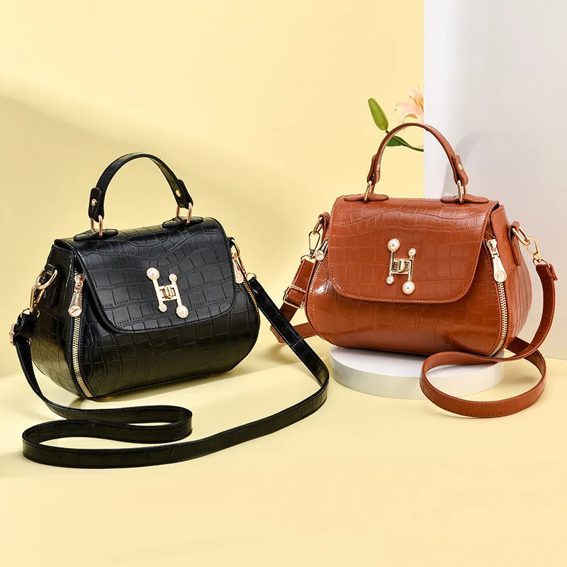 Women Luxury Leather Clutch Bag Ladies Handbags Brand Women Messenger Bags Famous Tote Bag Letter lock flip women bag
Women Luxury Leather Clutch Bag Ladies Handbags Brand Women Messenger Bags Famous Tote Bag Letter lock flip women bag