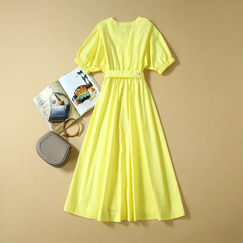 The new summer 2021 women's wear Gulinaza with a yellow V-neck short-sleeved waist-length dress
The new summer 2021 women's wear Gulinaza with a yellow V-neck short-sleeved waist-length dress