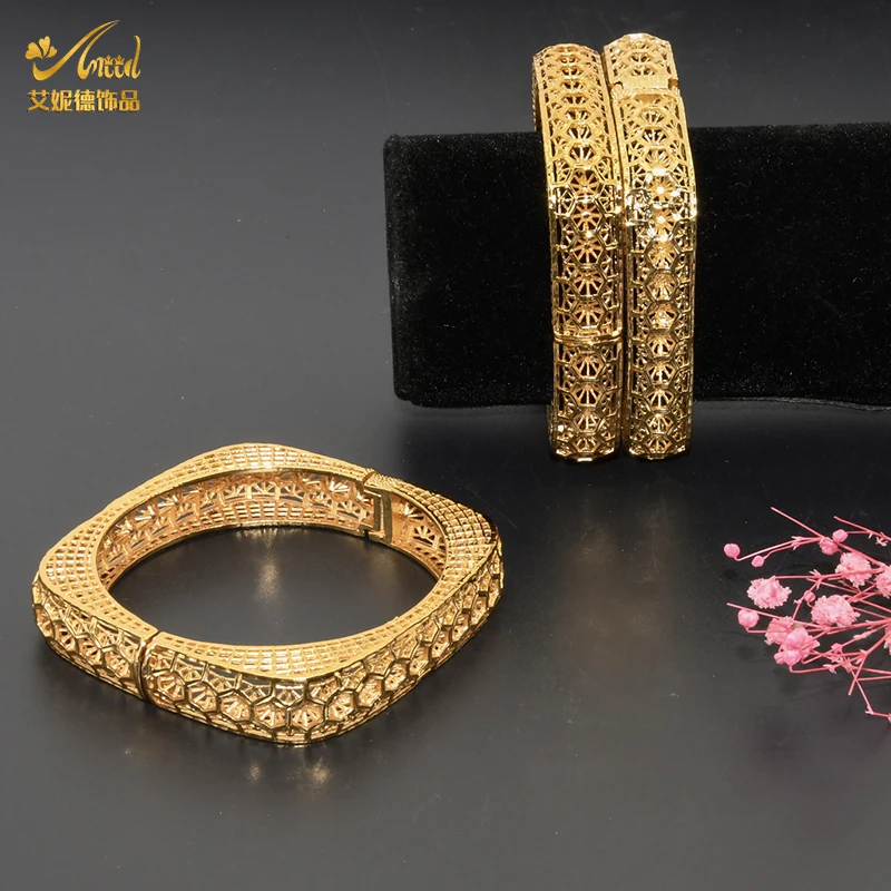 AIIND Luxury Brand Women Bracelet Indian Gold Jewelry Bangle Arabic Dubai African Designer Charms Fashion Plated Bracelets
AIIND Luxury Brand Women Bracelet Indian Gold Jewelry Bangle Arabic Dubai African Designer Charms Fashion Plated Bracelets