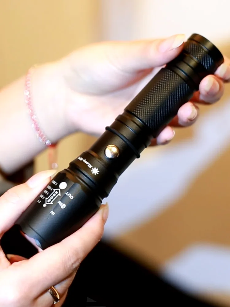 Recharge Outdoor Flashlights Bulb Focus Tool Portable Powerful Usb Flashlight Led Emergency Lanterna Portable Lighting DF50SDT
Recharge Outdoor Flashlights Bulb Focus Tool Portable Powerful Usb Flashlight Led Emergency Lanterna Portable Lighting DF50SDT