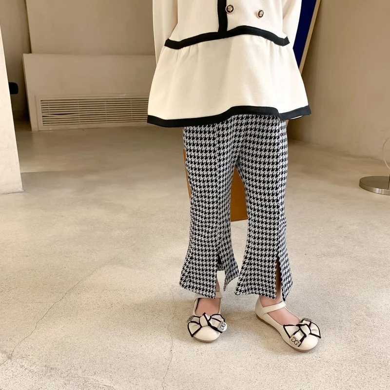 2021 autumn new children clothing girls plaid fashion trousers toddler kids split flared pants baby cotton pants
2021 autumn new children clothing girls plaid fashion trousers toddler kids split flared pants baby cotton pants