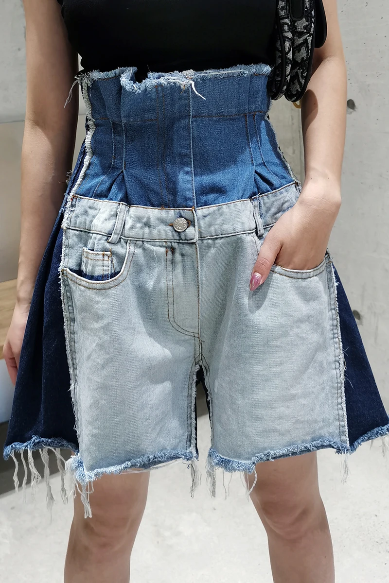 2020 summer fashion denim 2020 personalized wear-out color matching denim shorts women's high waist all-match K074
2020 summer fashion denim 2020 personalized wear-out color matching denim shorts women's high waist all-match K074