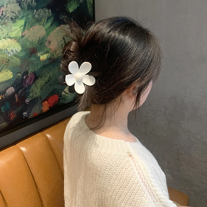 2022 New Claw Clip For Women Tough Colorful Plastic Hair Claw Large Size Hair Clamps Claw Clip Crab Chic Hair Accessories Gift
2022 New Claw Clip For Women Tough Colorful Plastic Hair Claw Large Size Hair Clamps Claw Clip Crab Chic Hair Accessories Gift