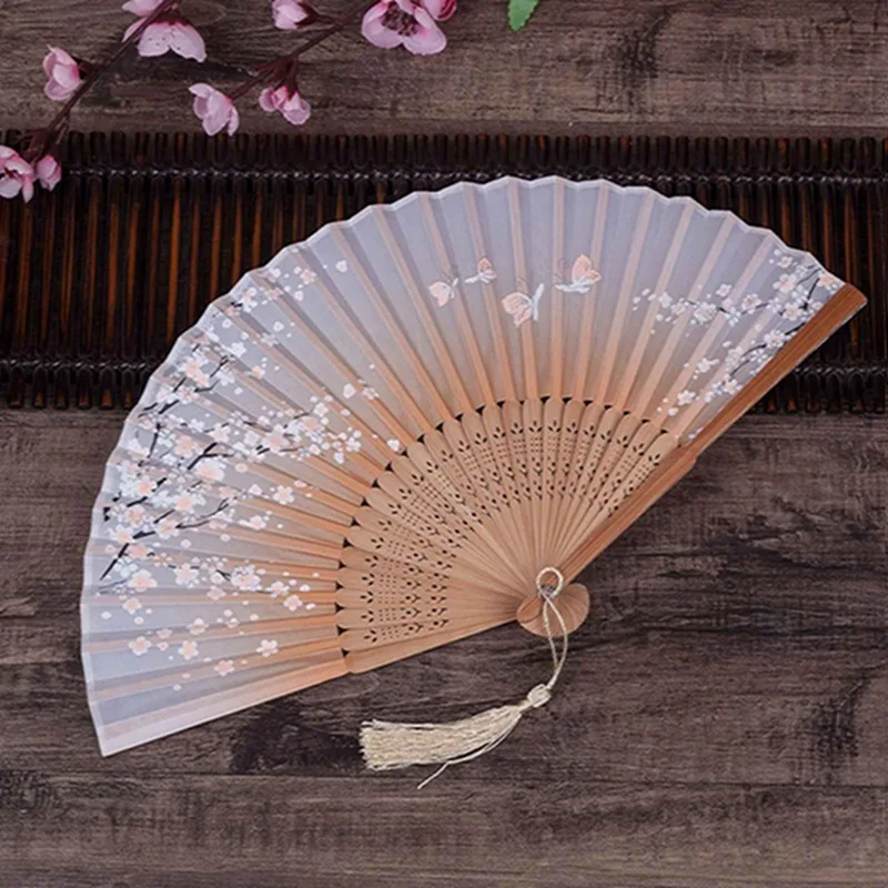 Chinese Japanese Silk Folding Fan Wooden Shank Classical Dance Fan High Quality Tassel Elegent Female Fan Home Decoration
Chinese Japanese Silk Folding Fan Wooden Shank Classical Dance Fan High Quality Tassel Elegent Female Fan Home Decoration