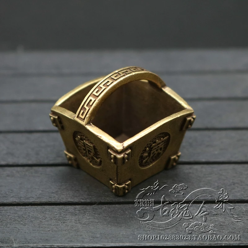 Бронзовая резьба, Золотое и серебряное покрытие, маленькие украшения, античное медное искусство 
Бронзовая резьба, Золотое и серебряное покрытие, маленькие украшения, античное медное искусство