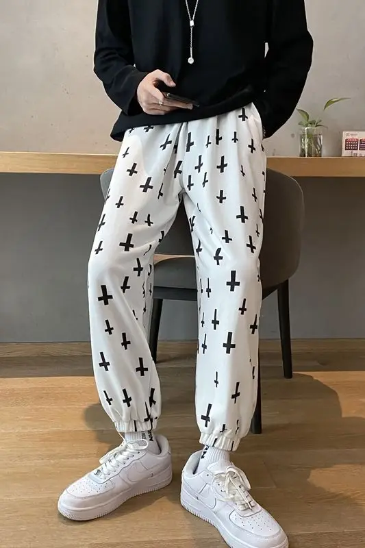 2020 Spring And Autumn New Youth Fashion Loose Full Cross Print Bouquet Foot Pants Fashion Casual Drape Sports Pants M-2XL
2020 Spring And Autumn New Youth Fashion Loose Full Cross Print Bouquet Foot Pants Fashion Casual Drape Sports Pants M-2XL