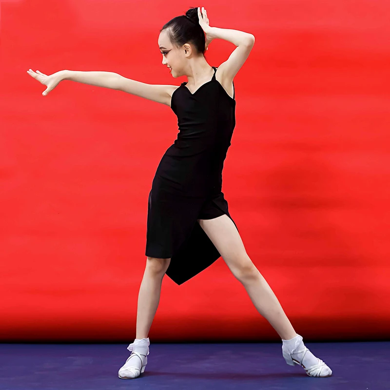 2020 New Black Sling Girls Latin Dance Dress Children's Ballroom Samba Practice Dresses For Kids Latino Practice Wear DWY3417
2020 New Black Sling Girls Latin Dance Dress Children's Ballroom Samba Practice Dresses For Kids Latino Practice Wear DWY3417
