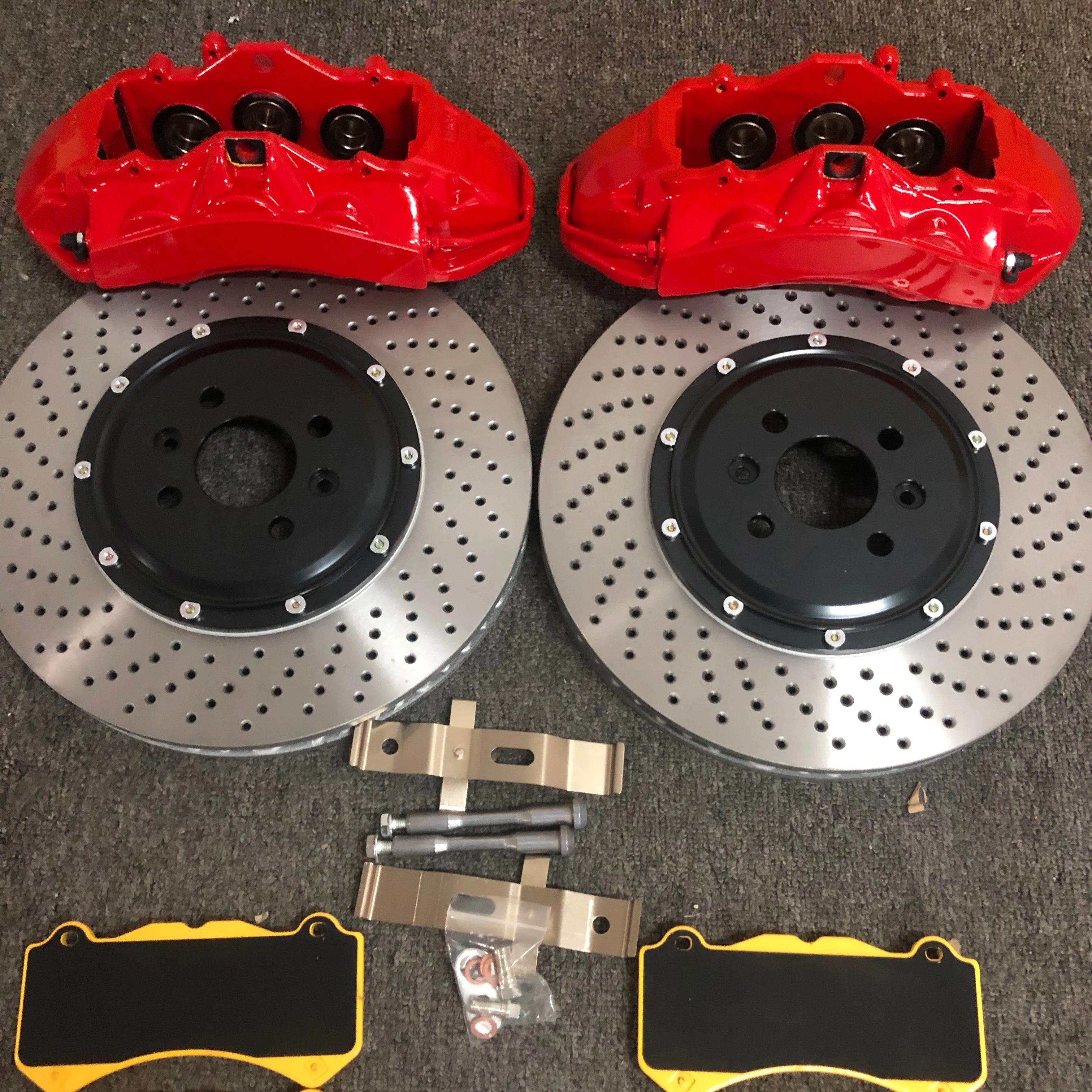 Dicase c63 brake caliper-full floating disc rear GT4 with 345mm for Benz w212 e200 18inch(include railway to russia)
Dicase c63 brake caliper-full floating disc rear GT4 with 345mm for Benz w212 e200 18inch(include railway to russia)