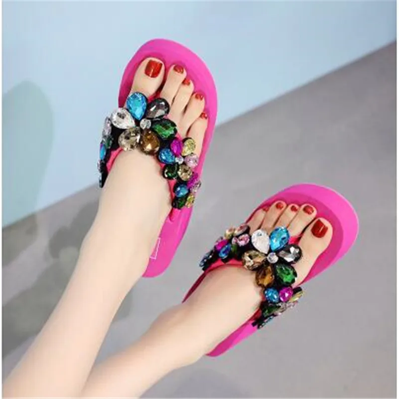 High-heeled slippers female summer fashion 2019 new herringbone sandals slippery soft bottom wedge with wearing thick bottom
High-heeled slippers female summer fashion 2019 new herringbone sandals slippery soft bottom wedge with wearing thick bottom