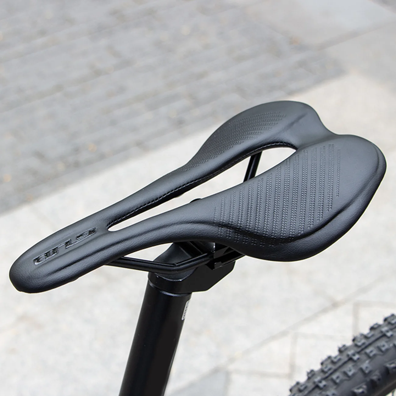 1 Pcs Bike Racing Seats Bike Saddle Cushion Ultralight Shockproof Ellipse Bicycle Saddles Men Breathable Bike Spare Parts
1 Pcs Bike Racing Seats Bike Saddle Cushion Ultralight Shockproof Ellipse Bicycle Saddles Men Breathable Bike Spare Parts