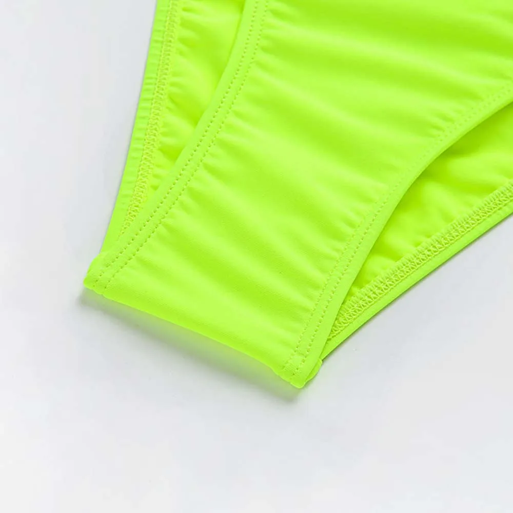 Paotang2021 Summer New Solid Mesh Triangle Bikini Woman Swimsuit Sexy Transparent Short Skirt Thong Beach Suit Three-Piece Suit
Paotang2021 Summer New Solid Mesh Triangle Bikini Woman Swimsuit Sexy Transparent Short Skirt Thong Beach Suit Three-Piece Suit