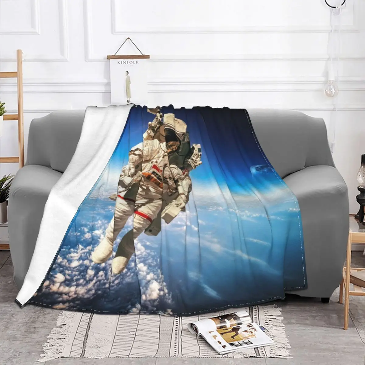 Astronaut In Orbit Blankets Fleece Winter Spaceman Portable Lightweight Thin Throw Blanket for Sofa Outdoor Bedspread
Astronaut In Orbit Blankets Fleece Winter Spaceman Portable Lightweight Thin Throw Blanket for Sofa Outdoor Bedspread