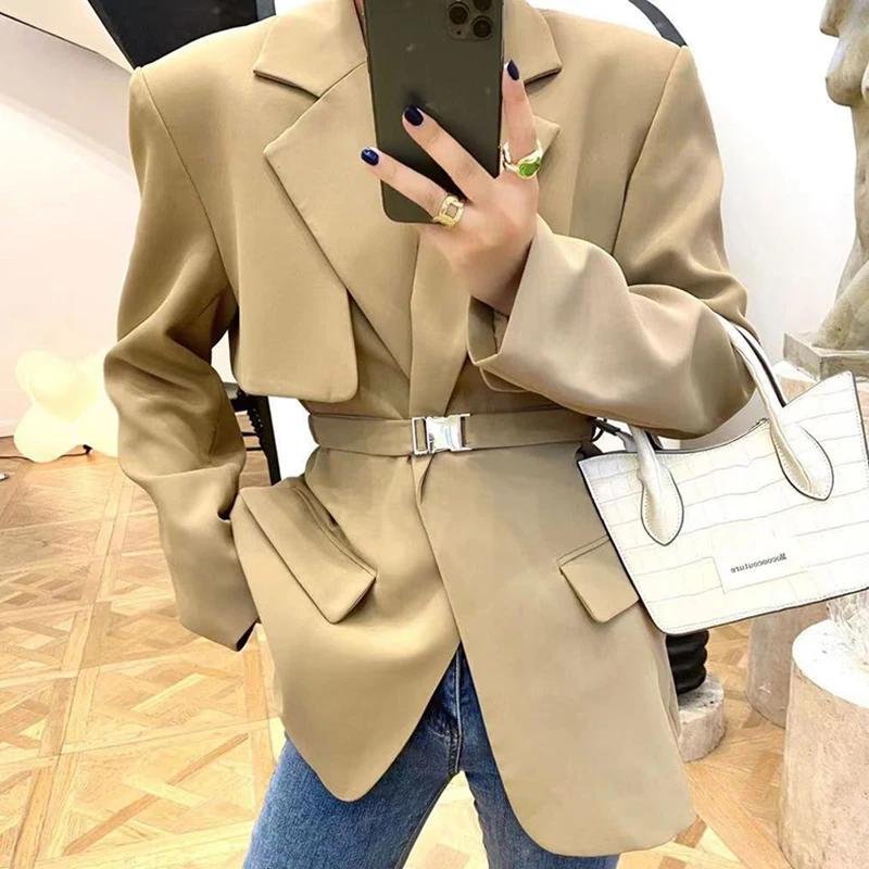 Korean chic autumn retro British style lapel design sense, a buckle, waist, thin, long-sleeved suit jacket women
Korean chic autumn retro British style lapel design sense, a buckle, waist, thin, long-sleeved suit jacket women