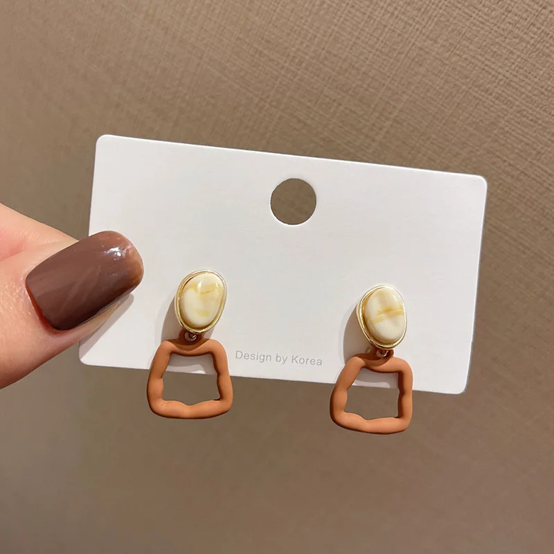 Simple Irregular Geometric Silver Needle Design 2021 Vintage Promotion Earrings for Women European Bridal
Simple Irregular Geometric Silver Needle Design 2021 Vintage Promotion Earrings for Women European Bridal