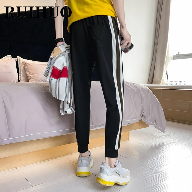 RUIHUO 2021 New Stripes Casual Pants Men Trousers Joggers Pants Men Sweatpants Hip Hop Streetwear Male Plus Size M-2XL
RUIHUO 2021 New Stripes Casual Pants Men Trousers Joggers Pants Men Sweatpants Hip Hop Streetwear Male Plus Size M-2XL