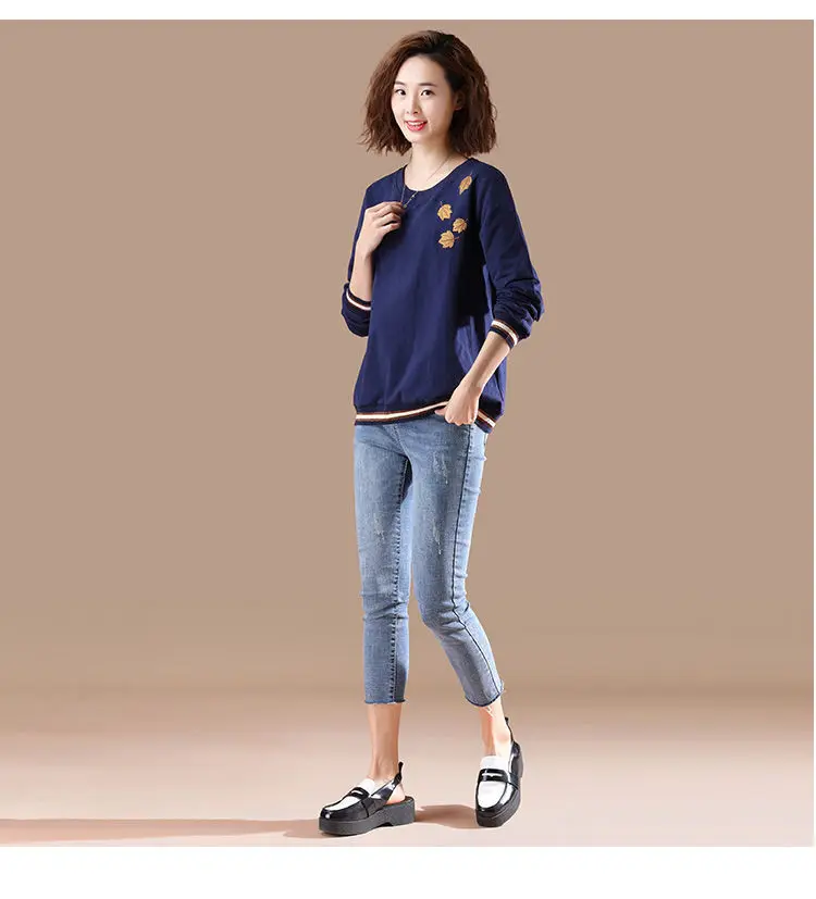 2021 New Summer Middle Aaged Women Korean Style O-Neck Blouse Tops Female Embroidery Flower Print Fashion Loose Casual Shirt Q20
2021 New Summer Middle Aaged Women Korean Style O-Neck Blouse Tops Female Embroidery Flower Print Fashion Loose Casual Shirt Q20