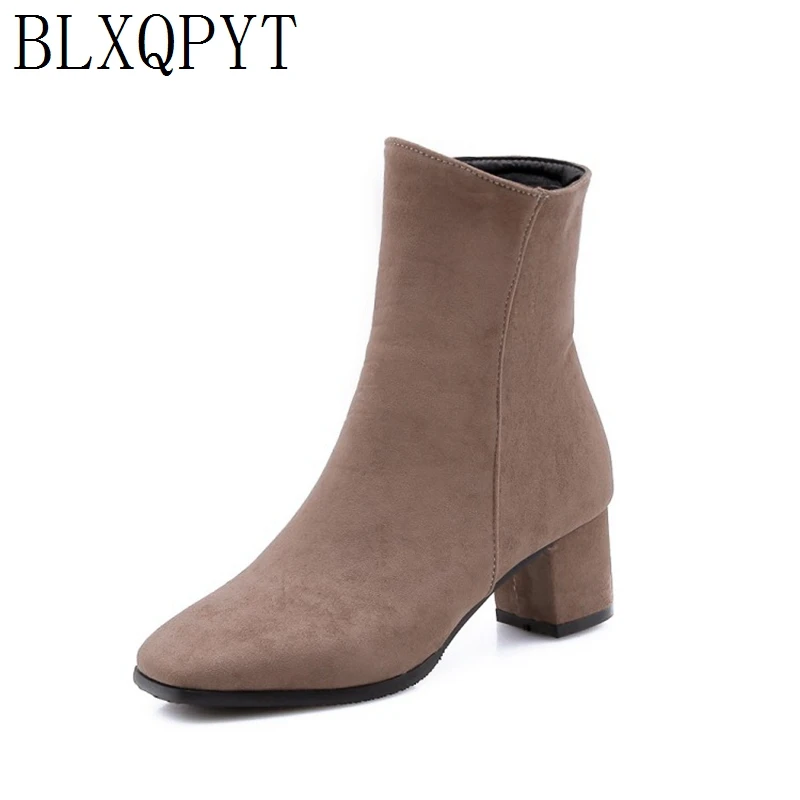 BLXQPYT Super Big &small 28-52 Size Autumn Winter warm snow Ankle Boots Women 2019 High Heels zip wedding party Shoes woman 210
BLXQPYT Super Big &small 28-52 Size Autumn Winter warm snow Ankle Boots Women 2019 High Heels zip wedding party Shoes woman 210