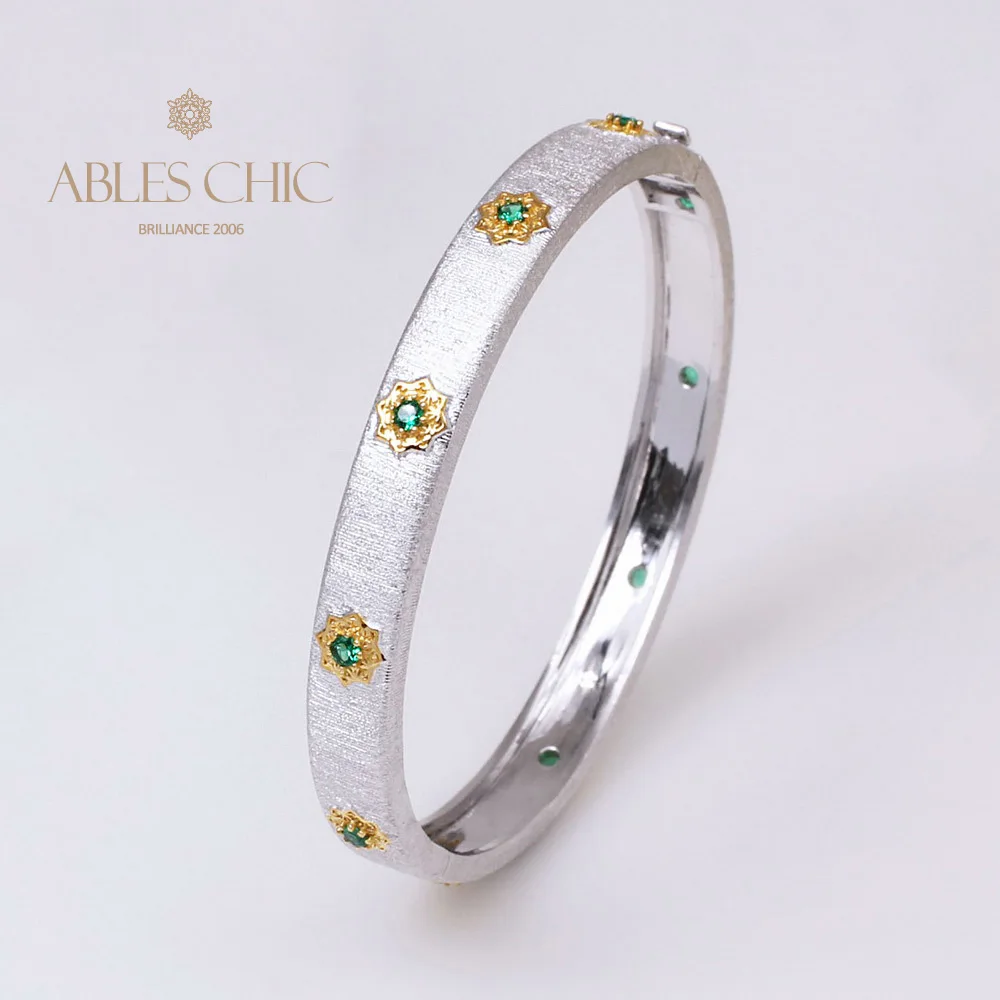 925 Silver Silky Emerald CZ Flower Stars Pattern Hinged Bangle Renaissance Tradition Bracelet Women Vintage Wedding Fine Jewelry
925 Silver Silky Emerald CZ Flower Stars Pattern Hinged Bangle Renaissance Tradition Bracelet Women Vintage Wedding Fine Jewelry