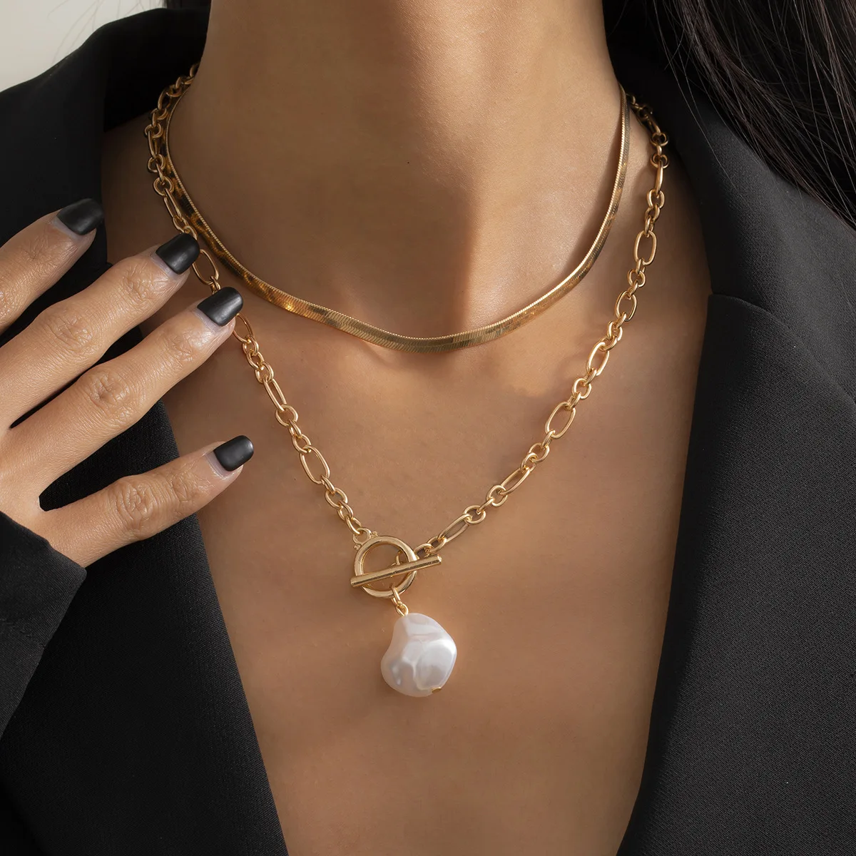 2Pcs/Set Imitation Pearl Baroque Toggle Clasp Lasso Pendant Necklace Punk Copper Flat Snake Choker Necklaces Jewelry Accessories
2Pcs/Set Imitation Pearl Baroque Toggle Clasp Lasso Pendant Necklace Punk Copper Flat Snake Choker Necklaces Jewelry Accessories