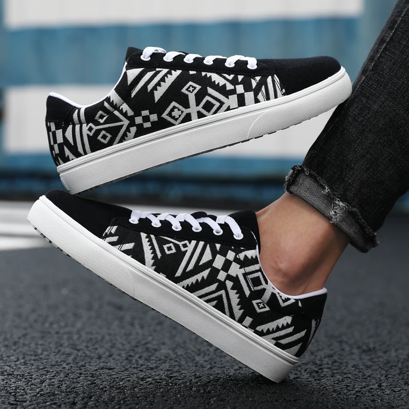 2020 Summer Canvas Shoes Men's Fashion Lightweight Breathable Walking Casual Korean Style Comfortable Shoes
2020 Summer Canvas Shoes Men's Fashion Lightweight Breathable Walking Casual Korean Style Comfortable Shoes