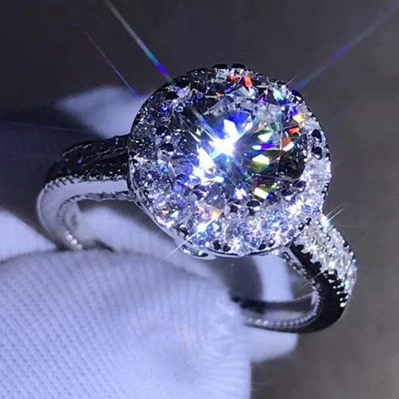 Женское кольцо из серебра 925 пробы с бриллиантами 1 карат
Женское кольцо из серебра 925 пробы с бриллиантами 1 карат